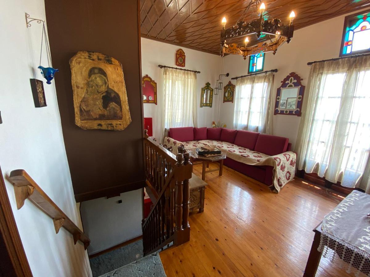Arhontiko Theofilos Apartment