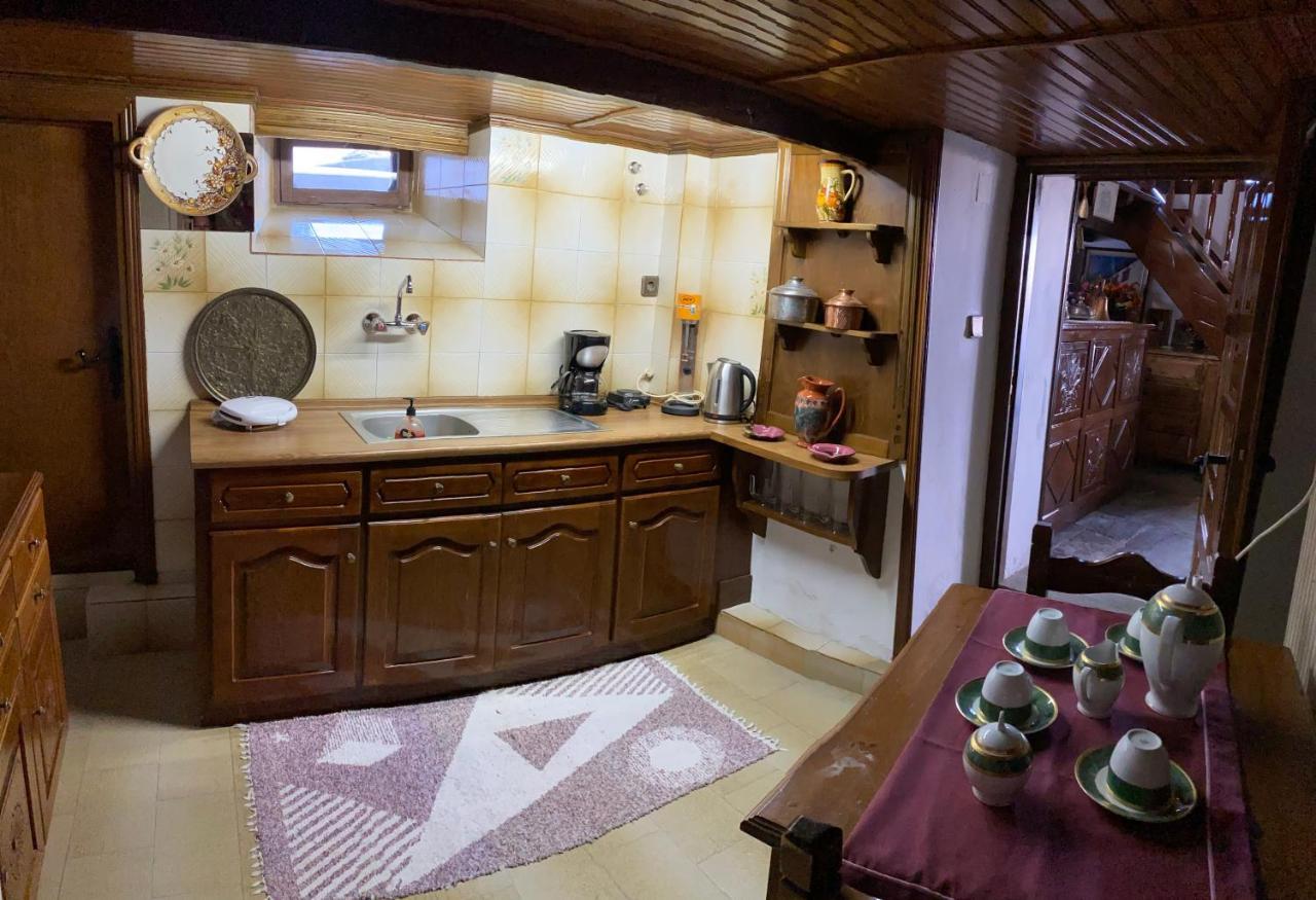 Arhontiko Theofilos Apartment *